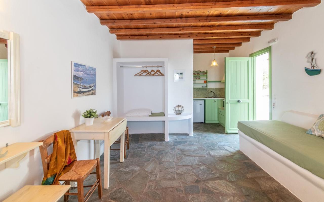 Parathyro Sto Aigaio 2 - Small Suites Tinos Екстер'єр фото